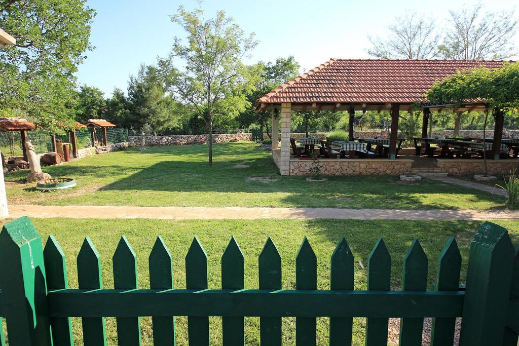 Agrotourism Galic Krka Hotel Drinovci Kültér fotó